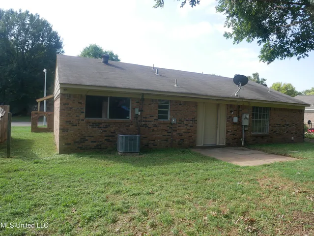 $1,295 | 3330 Mayfair Road, Horn Lake, MS 38637