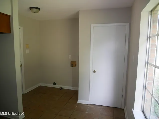 $1,295 | 3330 Mayfair Road, Horn Lake, MS 38637