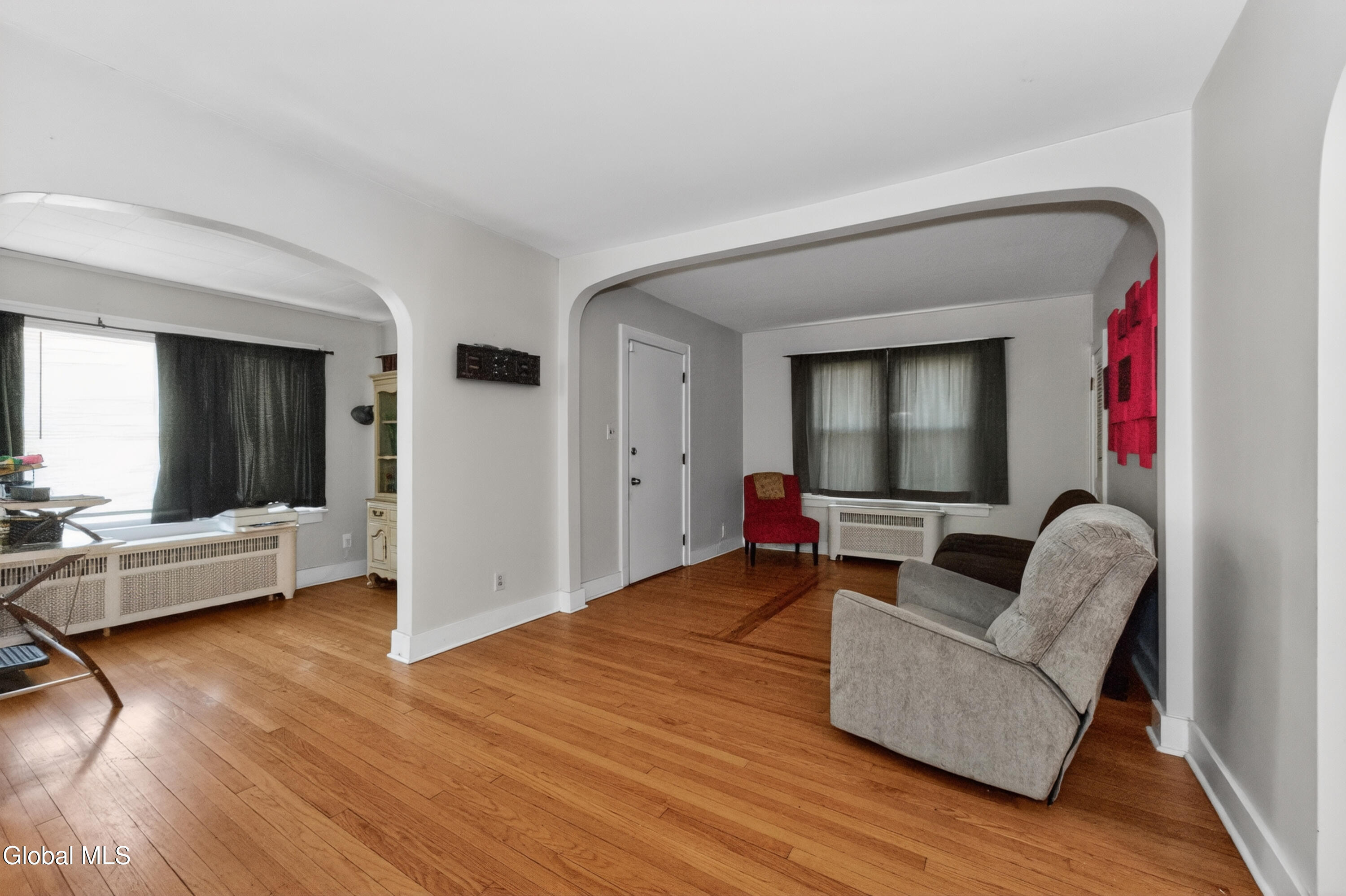 32 Osborne Road Colonie, NY 12205 - Photo 7 of 35 1 Livingroom 4