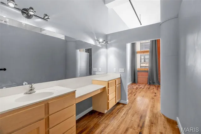 $130,000 | 1520 Washington Avenue, Unit 406, St. Louis, MO 63103