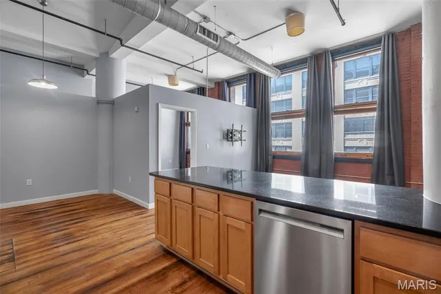 $130,000 | 1520 Washington Avenue, Unit 406, St. Louis, MO 63103