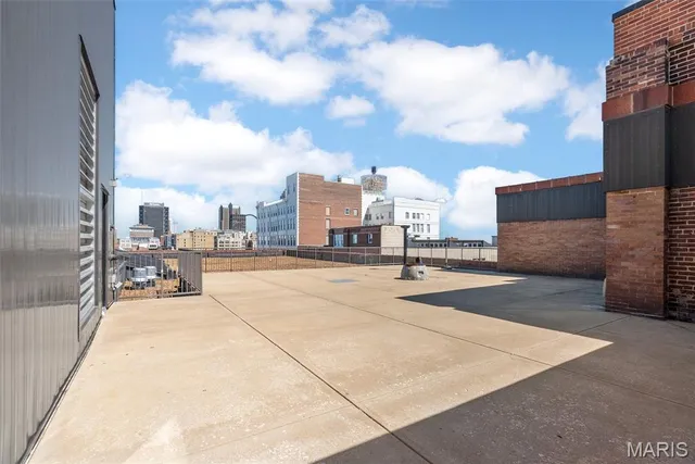 $130,000 | 1520 Washington Avenue, Unit 406, St. Louis, MO 63103