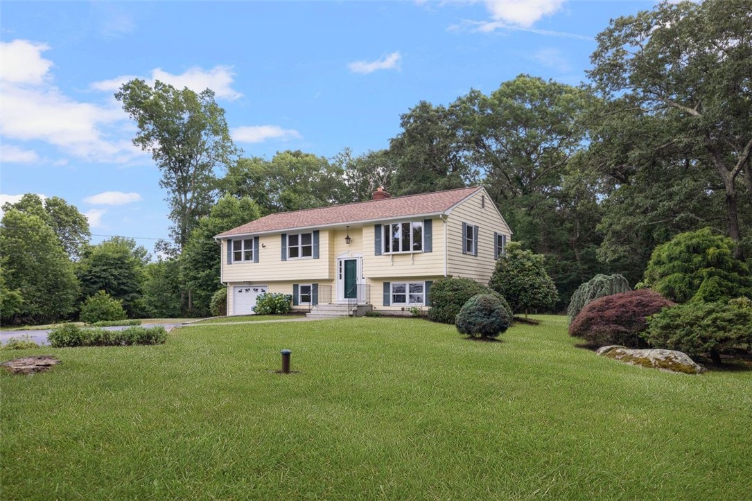 171 Betty Pond Road Scituate, RI 02831 - Photo 4 of 39