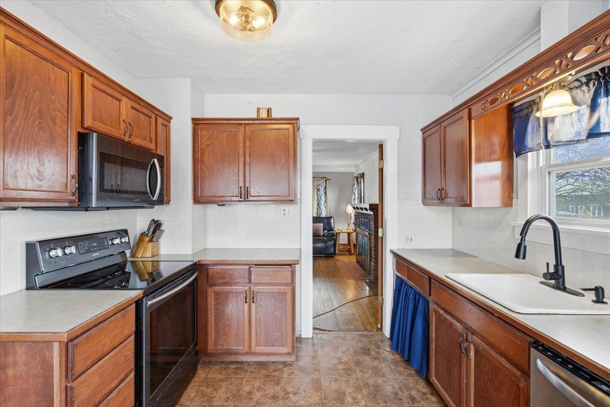 1928 West Sharp Avenue Spokane, WA 99201 - Photo 11 of 36