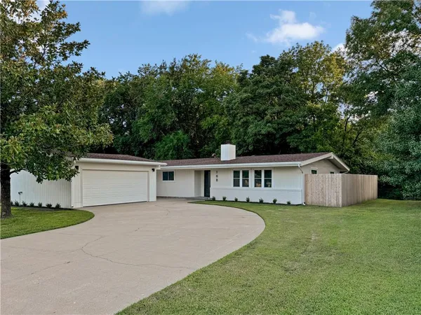 $194,500 | 108 Catalpa Street, Coffeyville, KS 67337