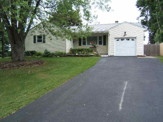 7 Starlight Road Colonie, NY 12110 - Photo 1 of 12 Photo 1