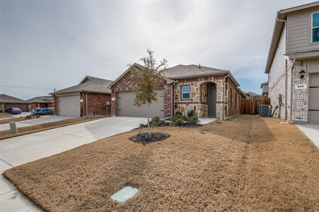 918 Country Road Royse City, TX 75189 - Photo 2 of 25