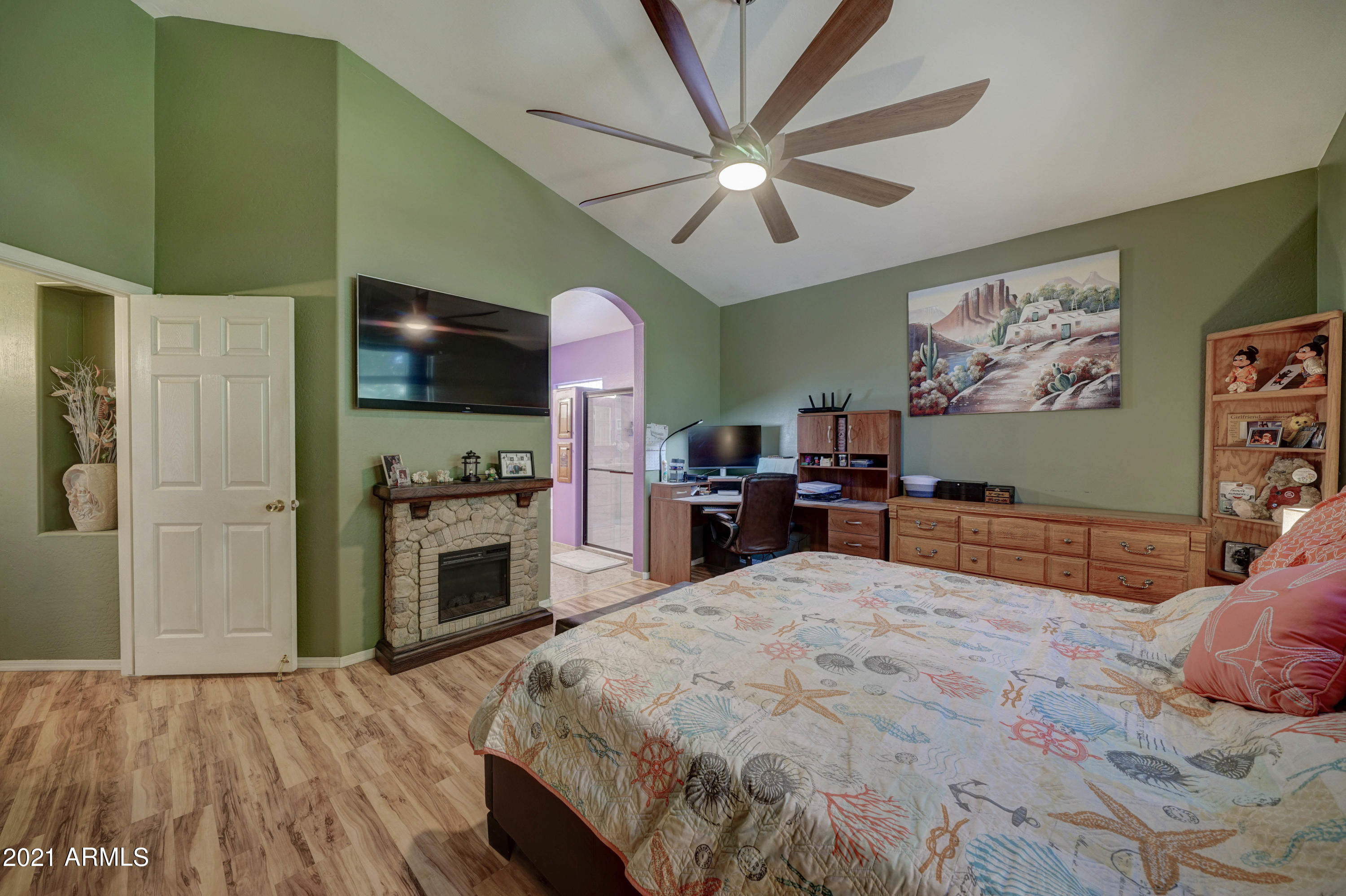 10922 West Almeria Road Avondale, AZ 85392 - Photo 4 of 11 10922 W Almeria Rd-20
