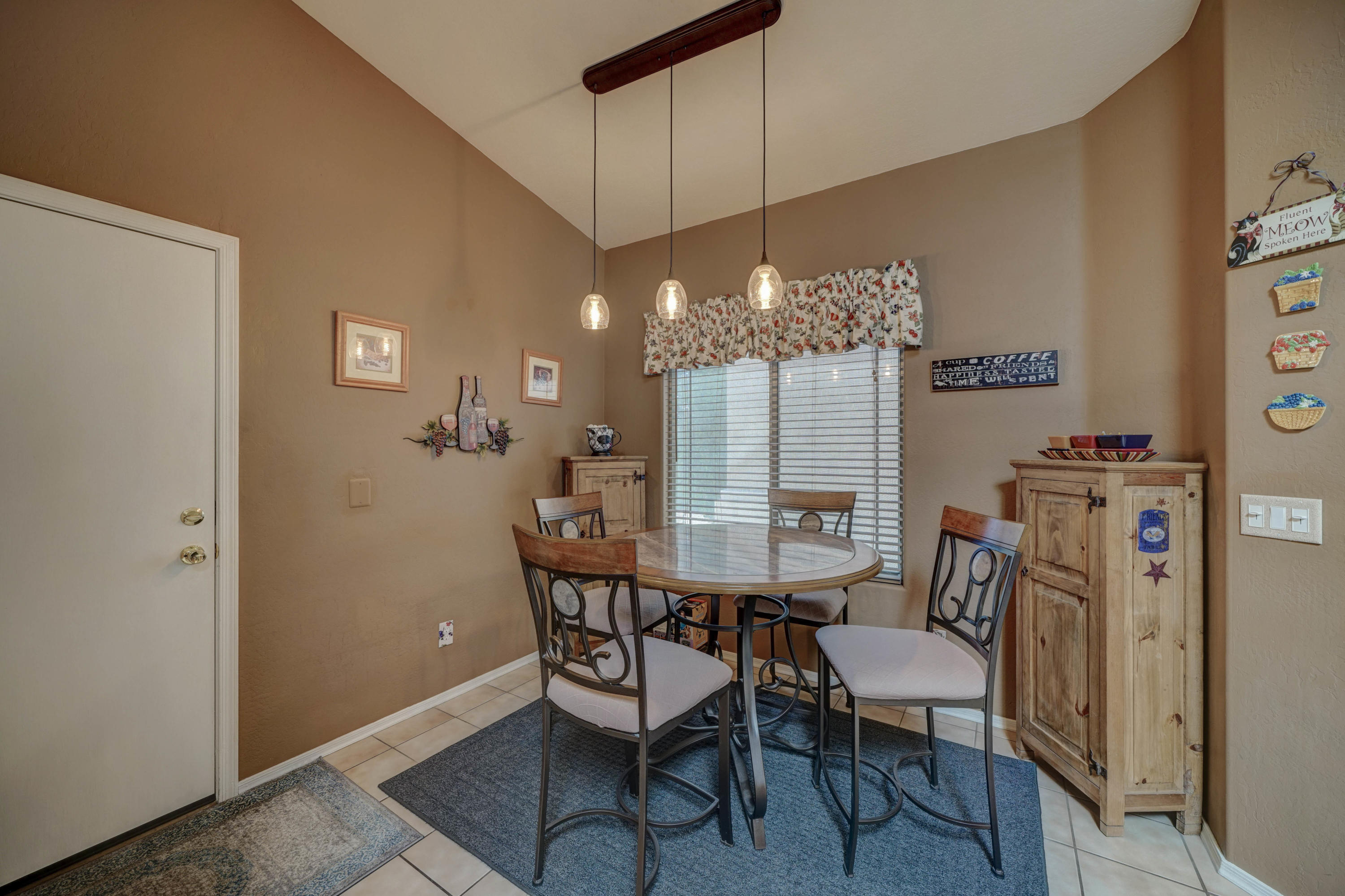 10922 West Almeria Road Avondale, AZ 85392 - Photo 7 of 11 10922 W Almeria Rd-11