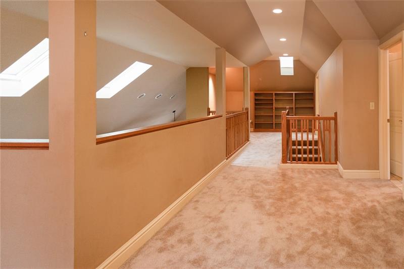 520 Farndale Road Pittsburgh, PA 15238 - Photo 15 of 21 Spacious upper level featuring 2 bedrooms, sitting area and office nook!!!