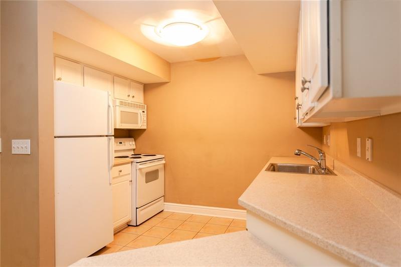 520 Farndale Road Pittsburgh, PA 15238 - Photo 18 of 21 Lower level full kitchen
