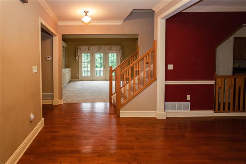 520 Farndale Road Pittsburgh, PA 15238 - Photo 3 of 21 Spacious entry with hard wood flooring
