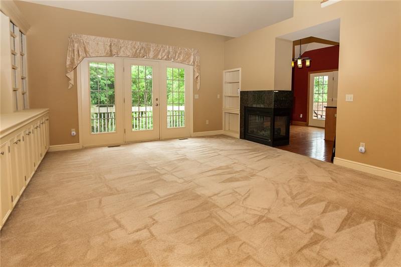 520 Farndale Road Pittsburgh, PA 15238 - Photo 4 of 21 Main level living space with gas fireplace