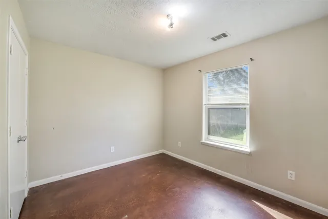 $180,000 | 16228 Sun View Lane, Conroe, TX 77302