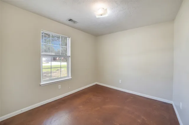 $180,000 | 16228 Sun View Lane, Conroe, TX 77302