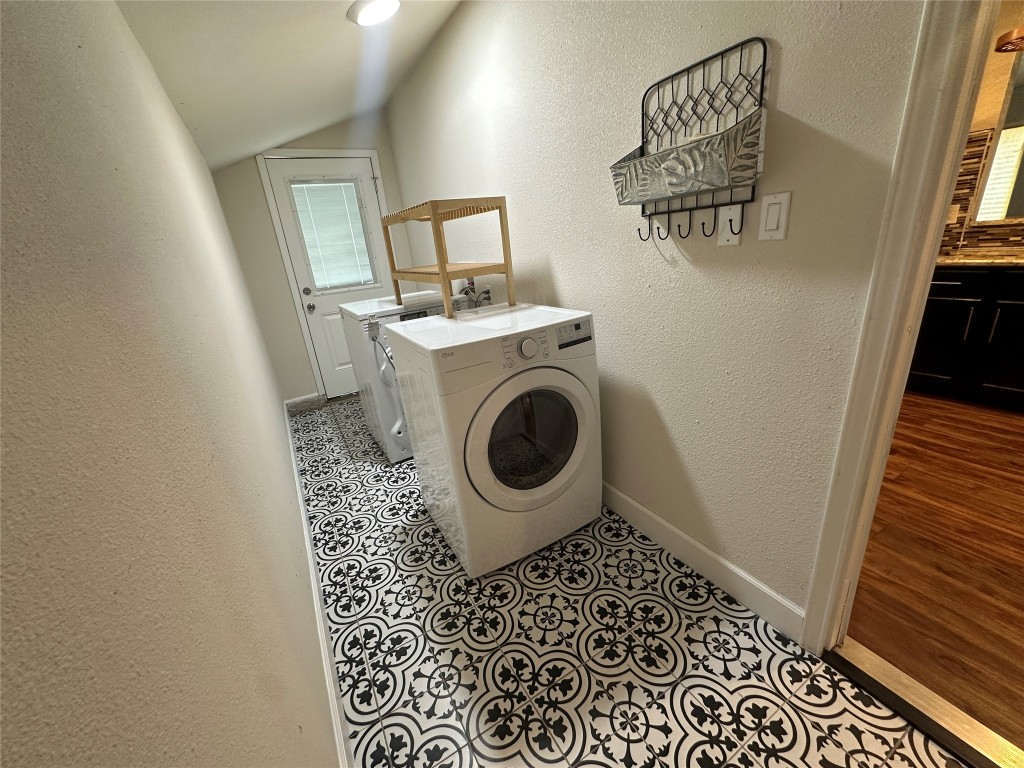 6004 Palm Circle Austin, TX 78741 - Photo 21 of 27