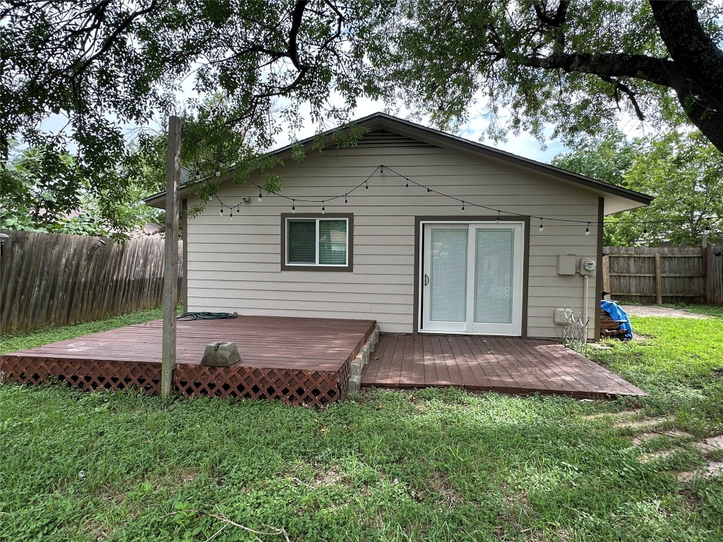 6004 Palm Circle Austin, TX 78741 - Photo 23 of 27 a view of front of a house with a yard