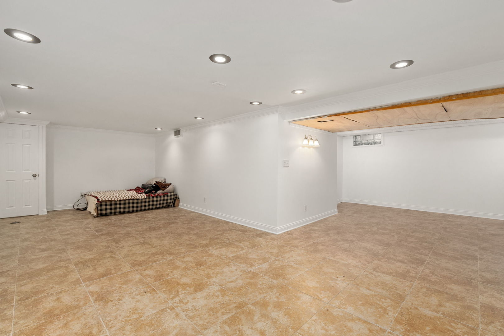 36W525 Wild Rose Road St. Charles, IL 60174 - Photo 26 of 39 a view of a room with gym equipment