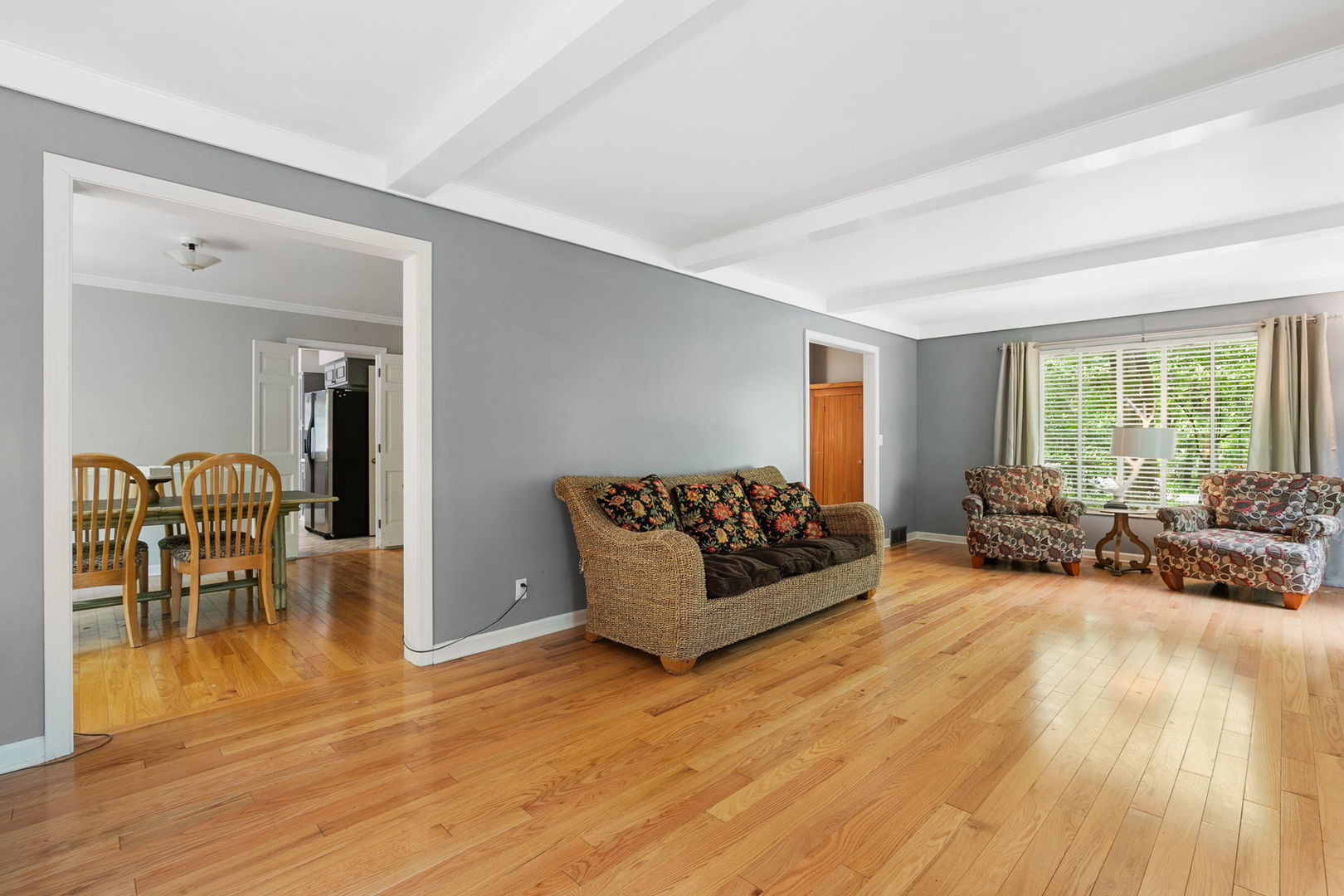 36W525 Wild Rose Road St. Charles, IL 60174 - Photo 4 of 39 a living room with furniture and a wooden floor