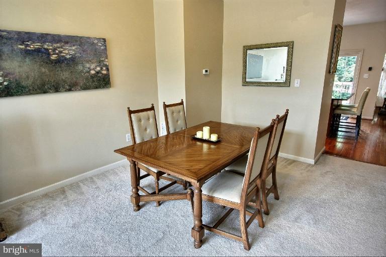 18202 Coachmans Road Germantown, MD 20874 - Photo 12 of 28 Dining Room