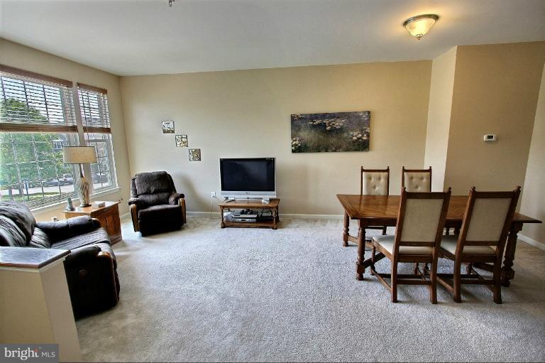 18202 Coachmans Road Germantown, MD 20874 - Photo 18 of 28 Dining Room