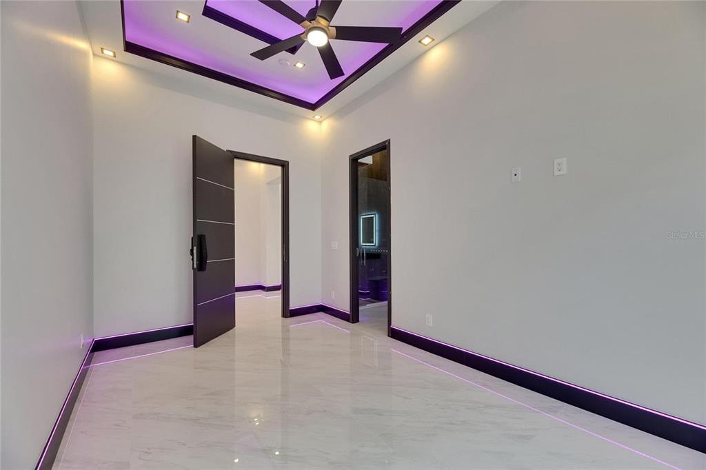 6532 Simone Shores Circle Apollo Beach, FL 33572 - Photo 19 of 86