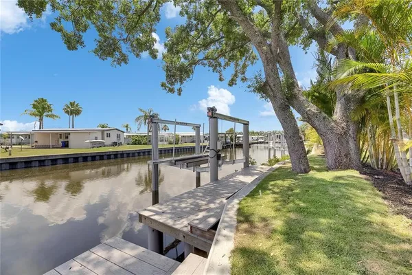 $1,029,000 | 6532 Simone Shores Circle, Apollo Beach, FL 33572