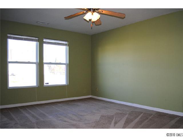 14237 Luscombe Farm Road Charlotte, NC 28278 - Photo 14 of 16 Gallery Image 14