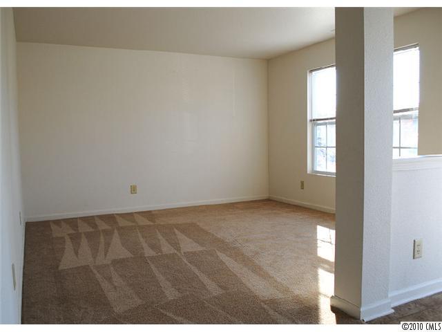 14237 Luscombe Farm Road Charlotte, NC 28278 - Photo 3 of 16 Gallery Image 3