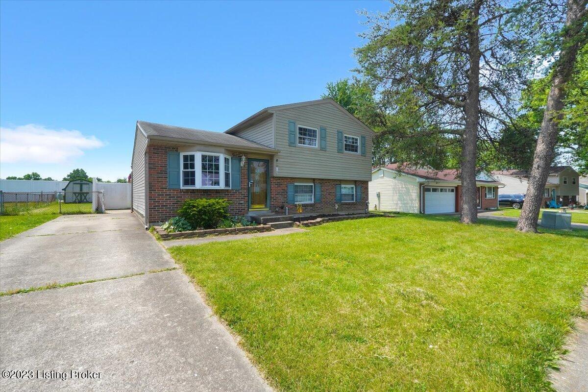 5002 Oldshire Road Louisville, KY 40229 - Photo 2 of 38 02-5002 Oldshire Rd-101