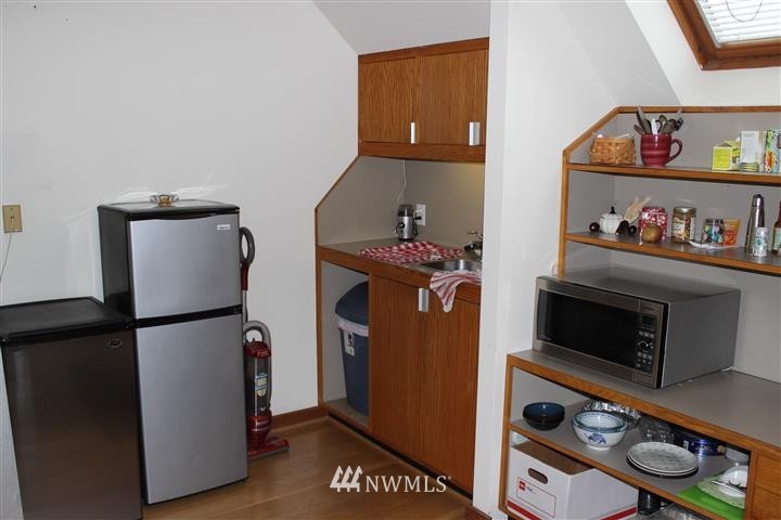 470 Spring Street, Unit 301 Friday Harbor, WA 98250 - Photo 14 of 21 Gallery Image 14