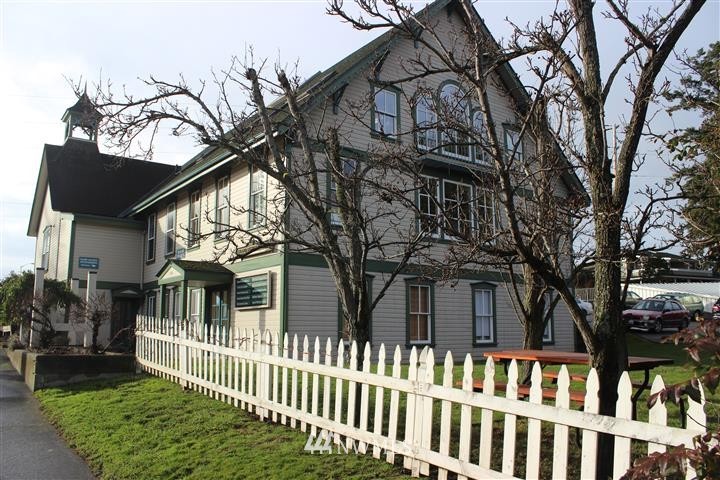 470 Spring Street, Unit 301 Friday Harbor, WA 98250 - Photo 5 of 21 Gallery Image 5