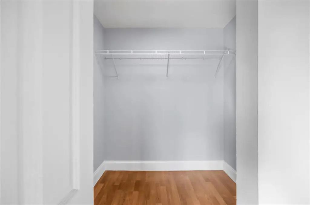 6100 South Falls Cir Drive, Unit 204 Lauderhill, FL 33319 - Photo 16 of 27 a bathroom with a bathtub