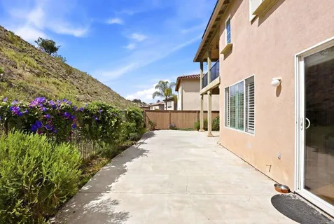 $1,075,000 | 560 Via Del Caballo, San Marcos, CA 92078