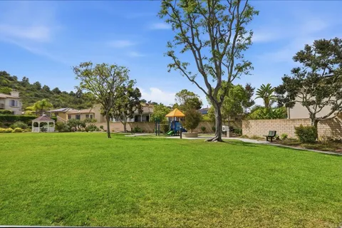 $1,075,000 | 560 Via Del Caballo, San Marcos, CA 92078
