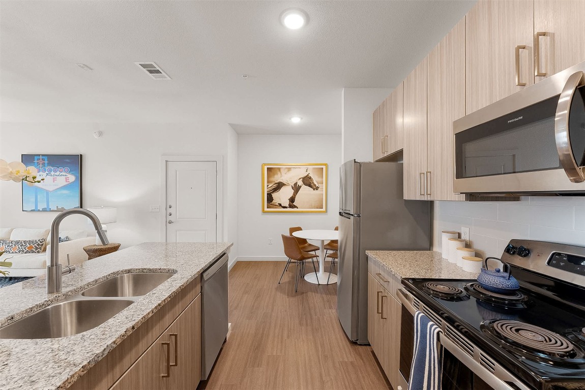 13301 Dessau Road, Unit 8302 Austin, TX 78754 - Photo 5 of 17 8 Weeks Rent Free!