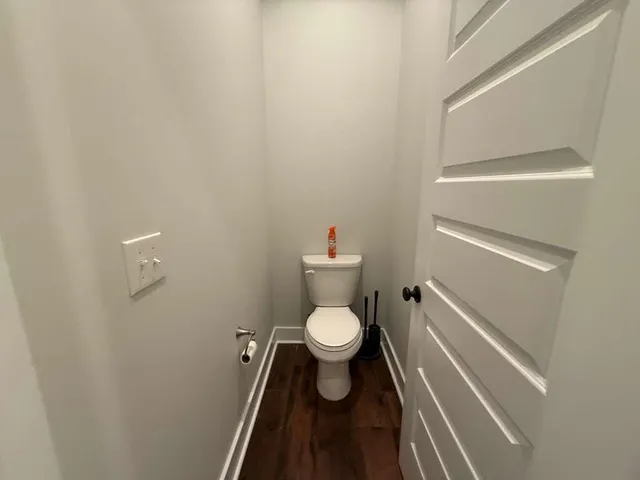 a bathroom with a toilet