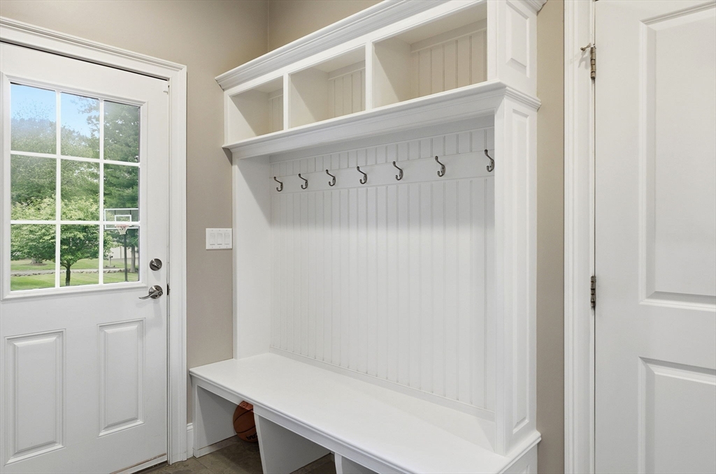 7 Davis Road Bedford, MA 01730 - Photo 15 of 37