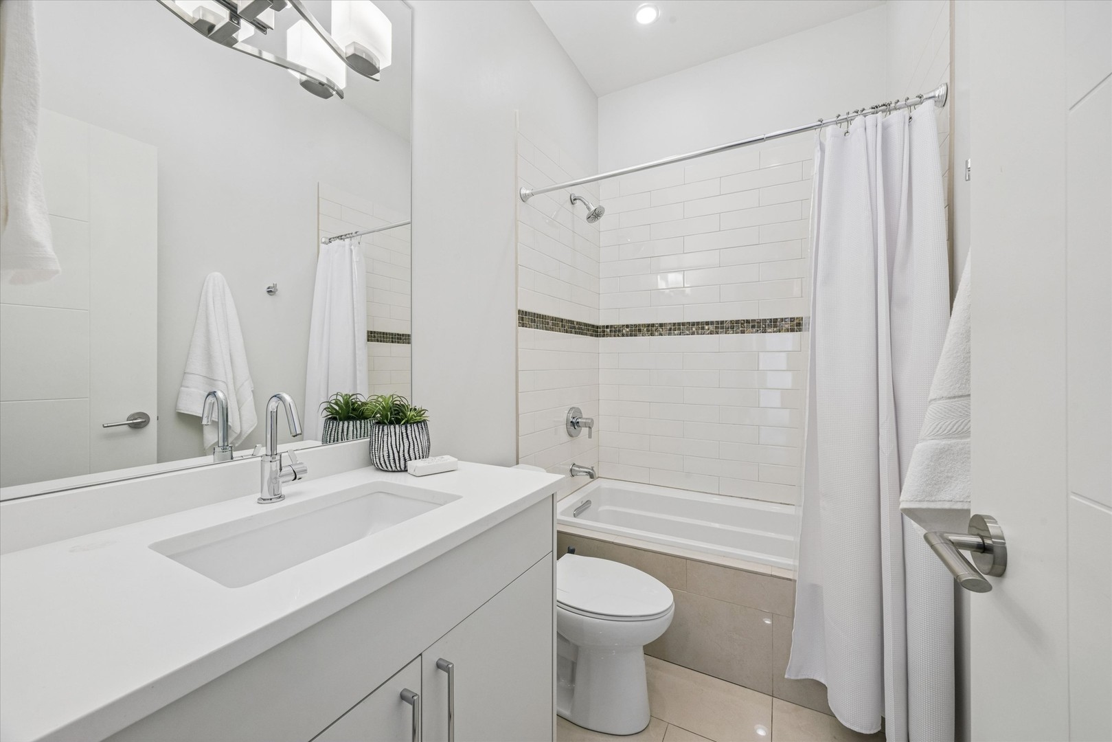 1832 West Rice Street, Unit 2 Chicago, IL 60622 - Photo 18 of 25