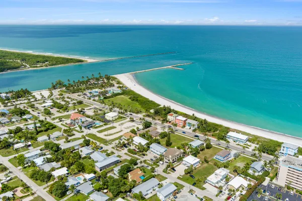 $1,950 | 670 Hernando Street, Unit B, Fort Pierce, FL 34949