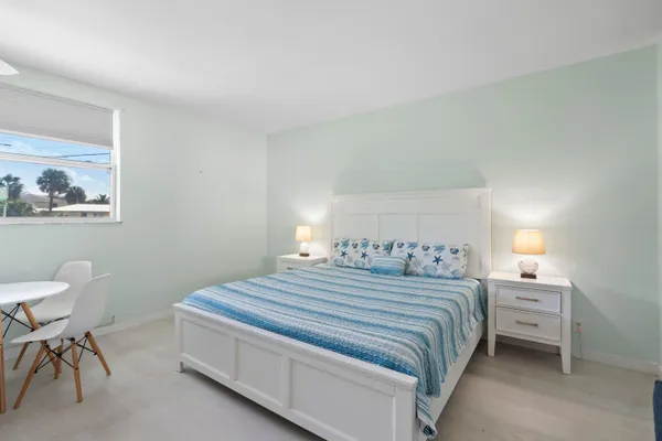 $1,950 | 670 Hernando Street, Unit B, Fort Pierce, FL 34949