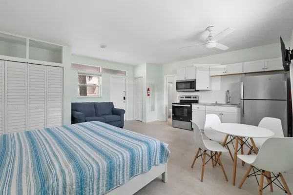 $1,950 | 670 Hernando Street, Unit B, Fort Pierce, FL 34949