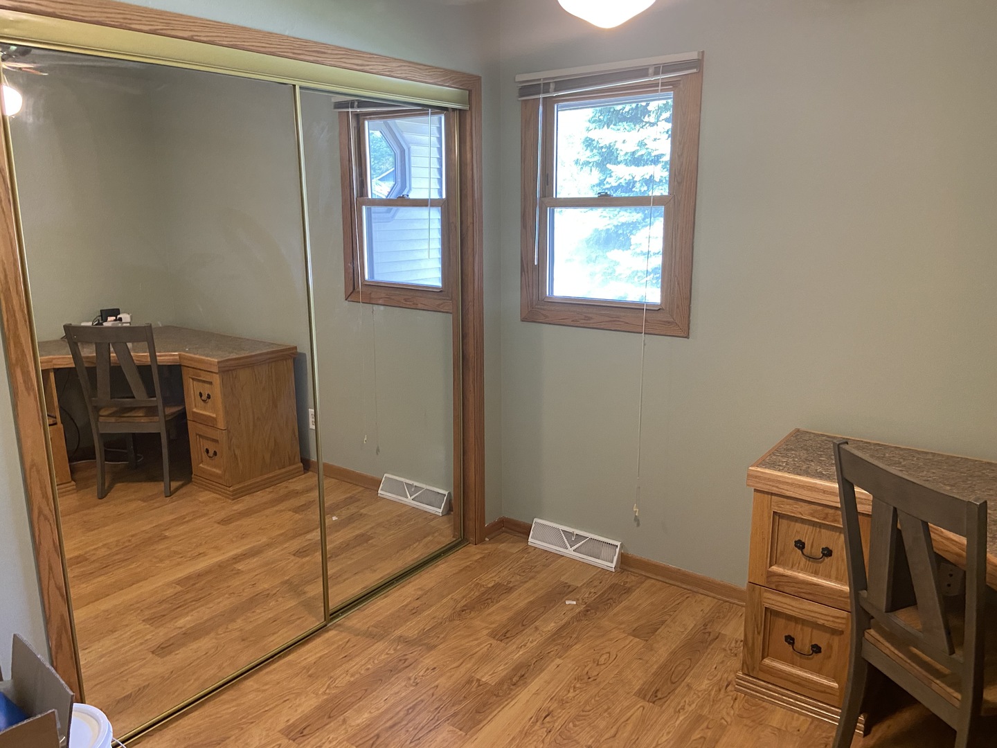 925 Knollside Road New Lenox, IL 60451 - Photo 18 of 32 a bedroom with a bed and a window