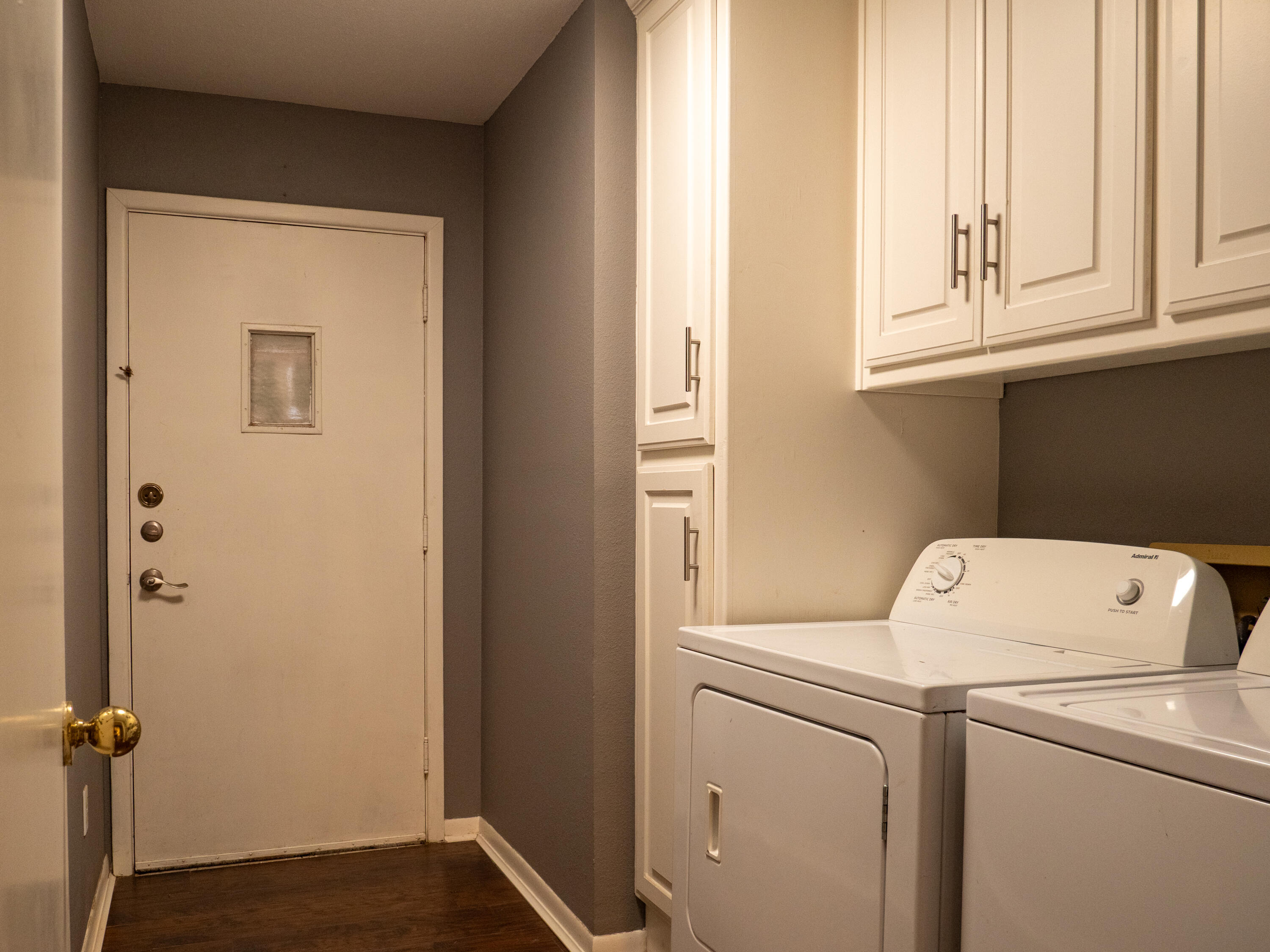 3415 48th Street Lubbock, TX 79413 - Photo 8 of 19 a utility room with dryer and washer