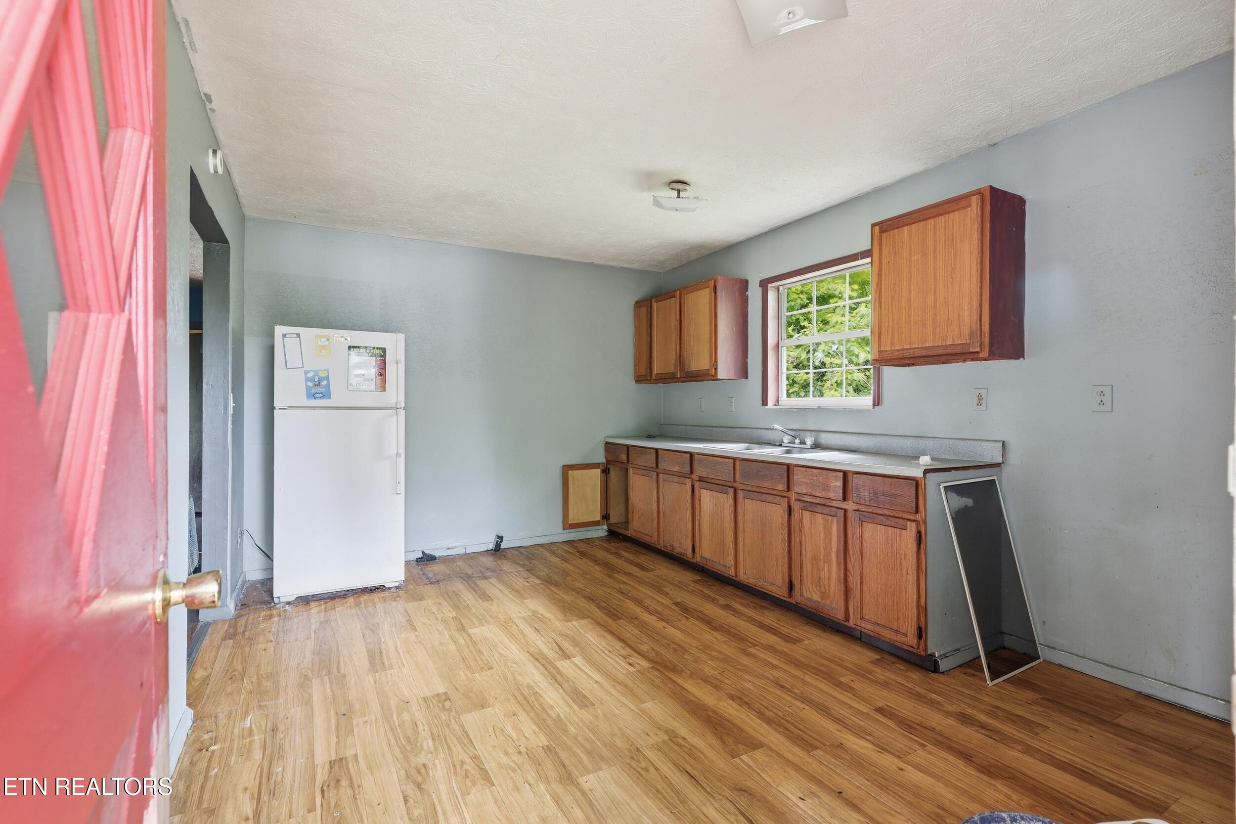 809 East Rhoten Street Jefferson City, TN 37760 - Photo 16 of 22 18_809_e_rhoten_st_0028