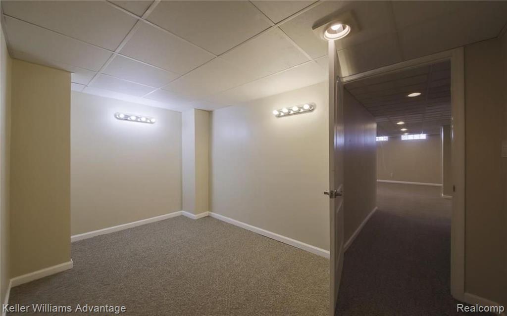 36932 Fox Run Farmington Hills, MI 48331 - Photo 34 of 37