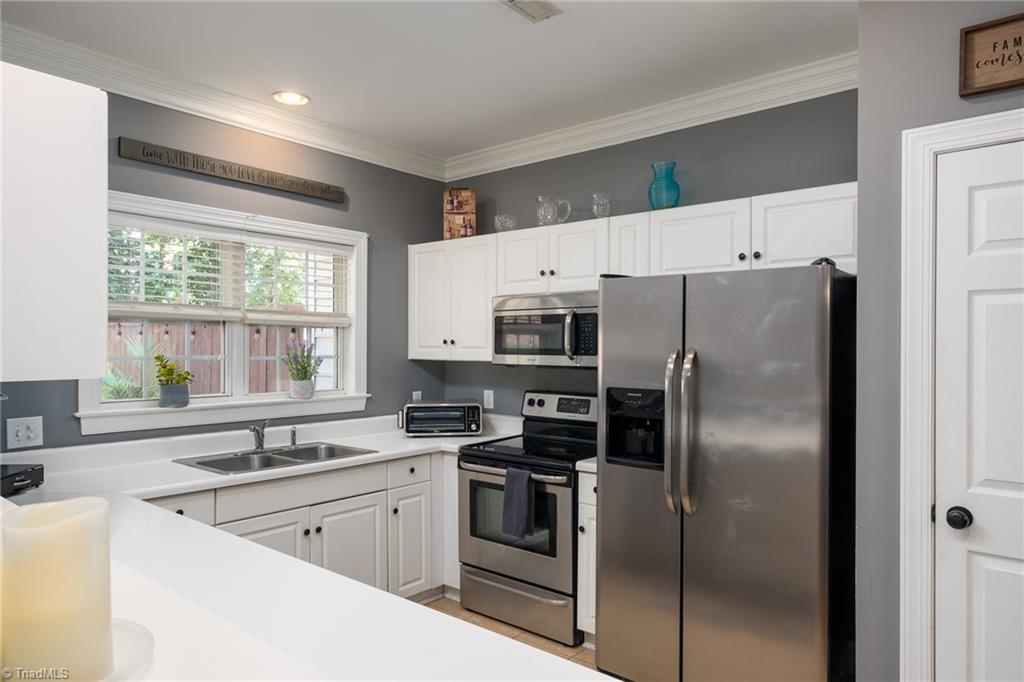 3096 Sedgefield Gate Road Greensboro, NC 27407 - Photo 12 of 34