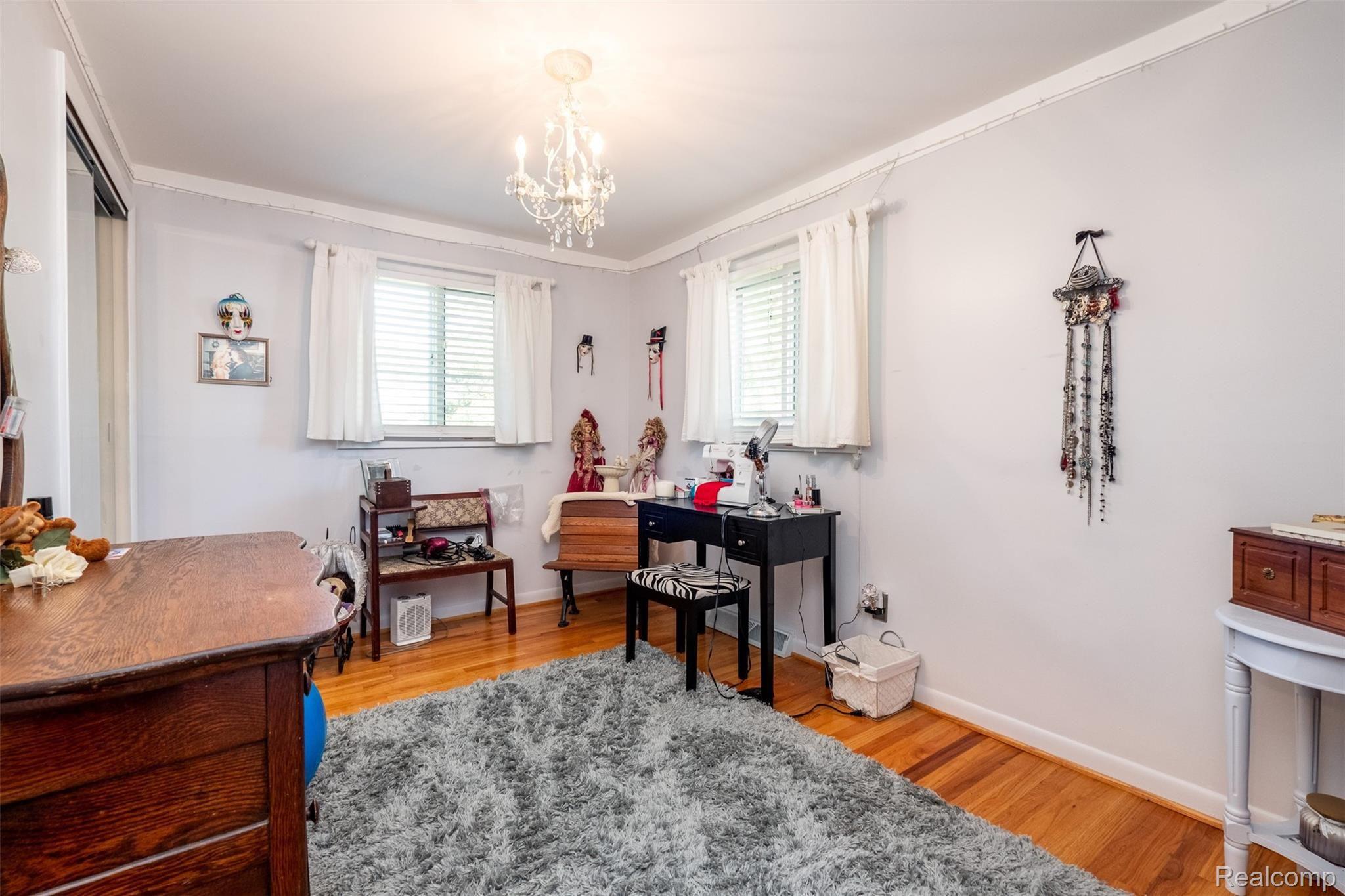 415 Red Oak Lane Rochester, MI 48307 - Photo 20 of 32 415 Red Oak Ln-20.jpg