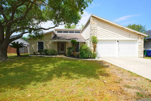 a front view of house with yard