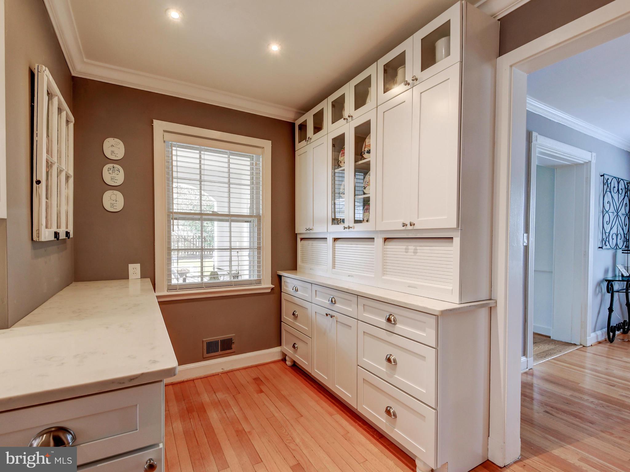 211 St Dunstans Road Baltimore, MD 21212 - Photo 14 of 39 Breakfast Nook
